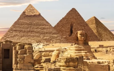 Giza-Necropolis-Great-Sphinx-pyramids-Cairo-Egypt-Alamy-2HAJ78M