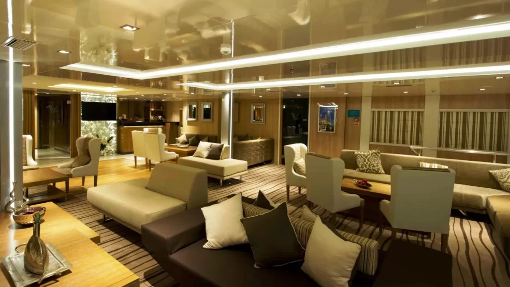 Lounge Area, M/Y Variety Voyager