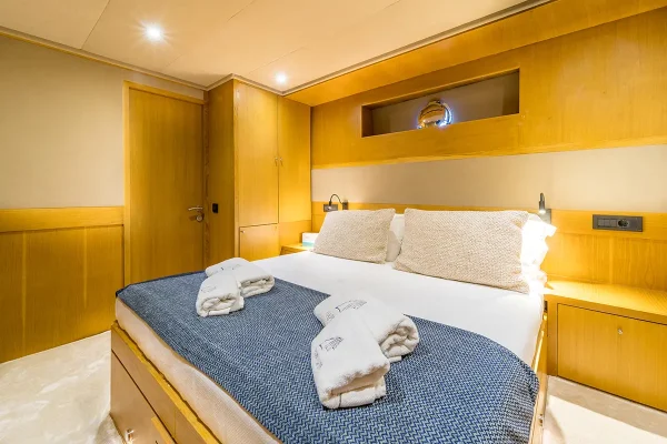Double Cabin