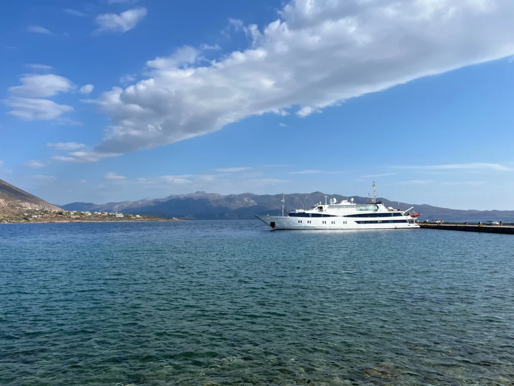 M/Y Harmony V at sea