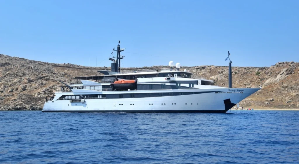 M/Y Variety Voyager at sea