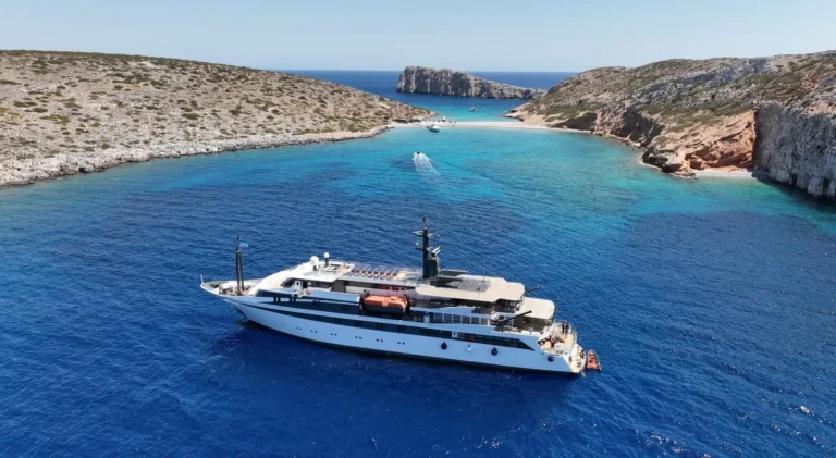 M/Y Variety Voyager in turquoise water, seen from the air